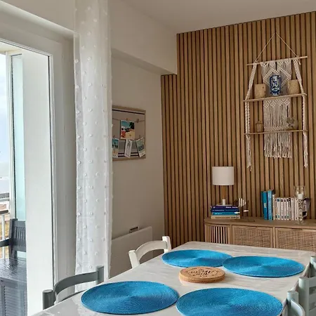 Les Flots Bleus Face A L Ocean نوتر دام دي مونتس