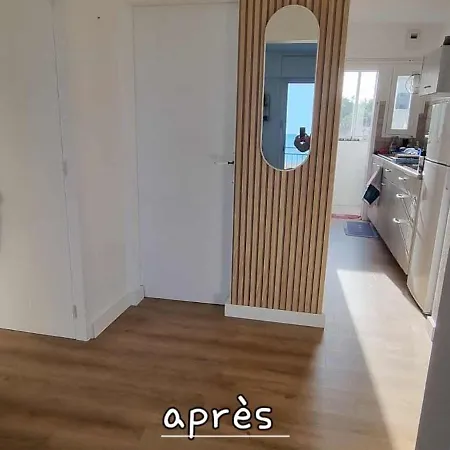 Les Flots Bleus Face A L Ocean *