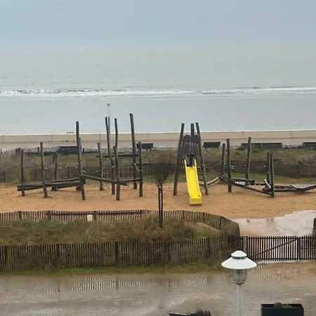 Les Flots Bleus Face A L Ocean Apartment